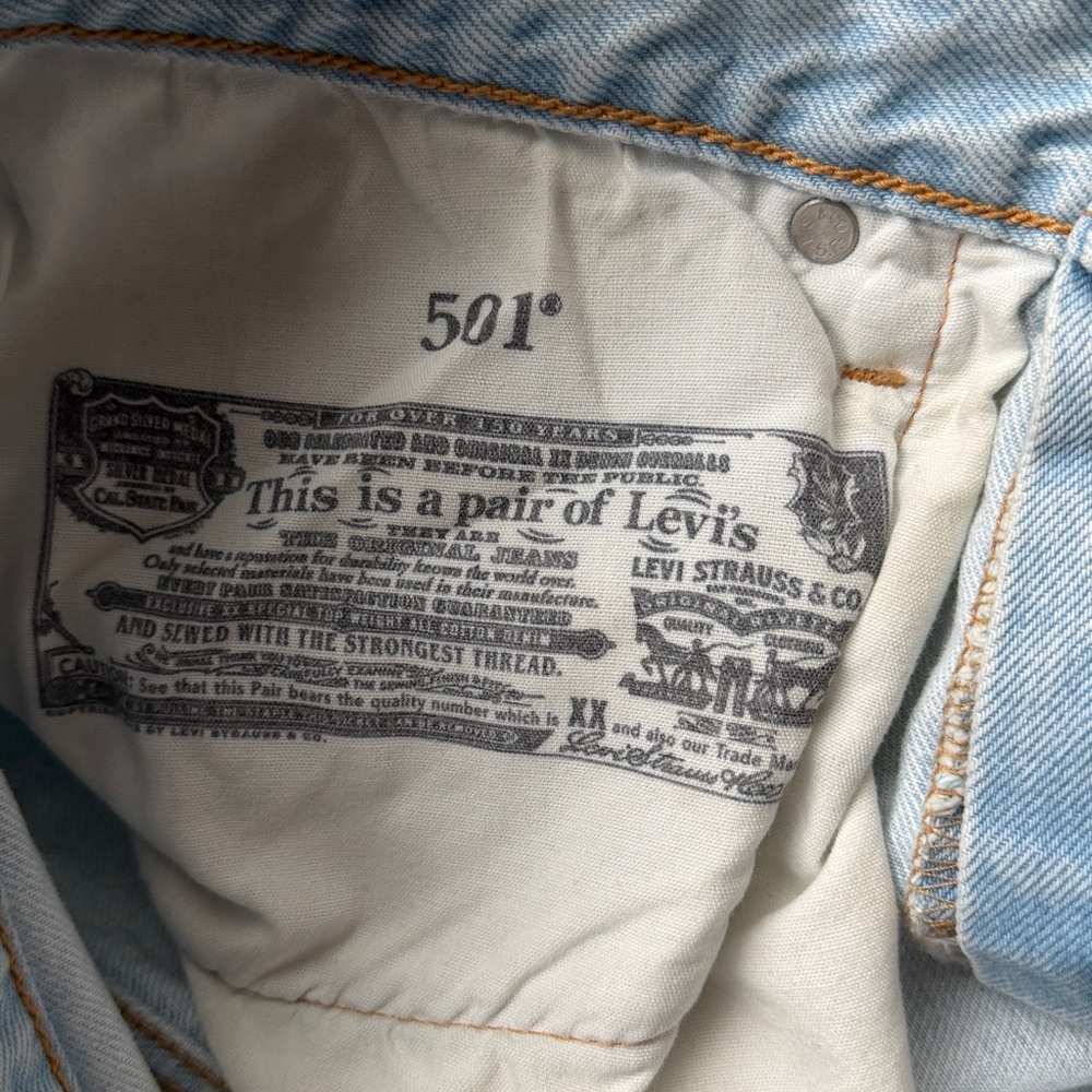 Levi’s - Picture 5 of 7